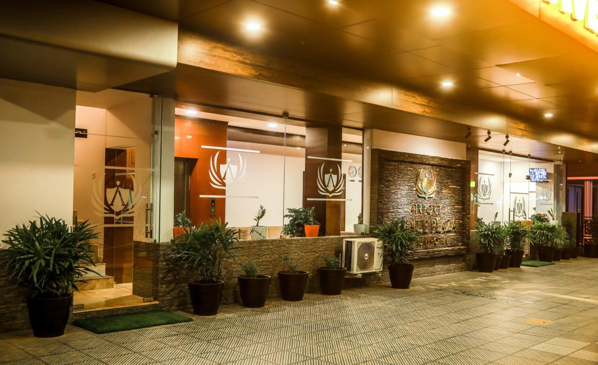 Airport Avenue Plaza Hotel Nedumbassery Exterior photo