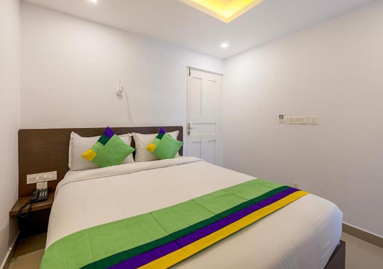 Airport Avenue Plaza Hotel Nedumbassery Exterior photo